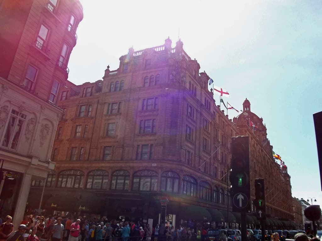 Mother's Day Afternoon Tea in Knightsbridge 2026: Where to Book